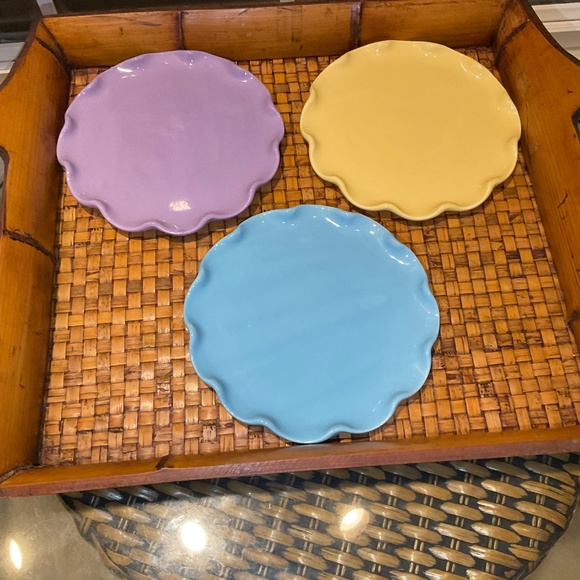 Williams Sonoma Pastel Scalloped 8” Desert Plates - Picture 4 of 4